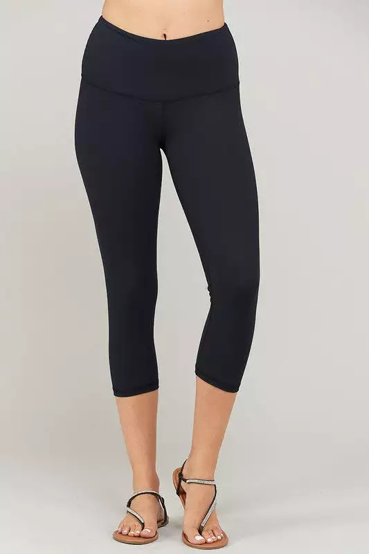 BLACK CAPRI LEGGINGS