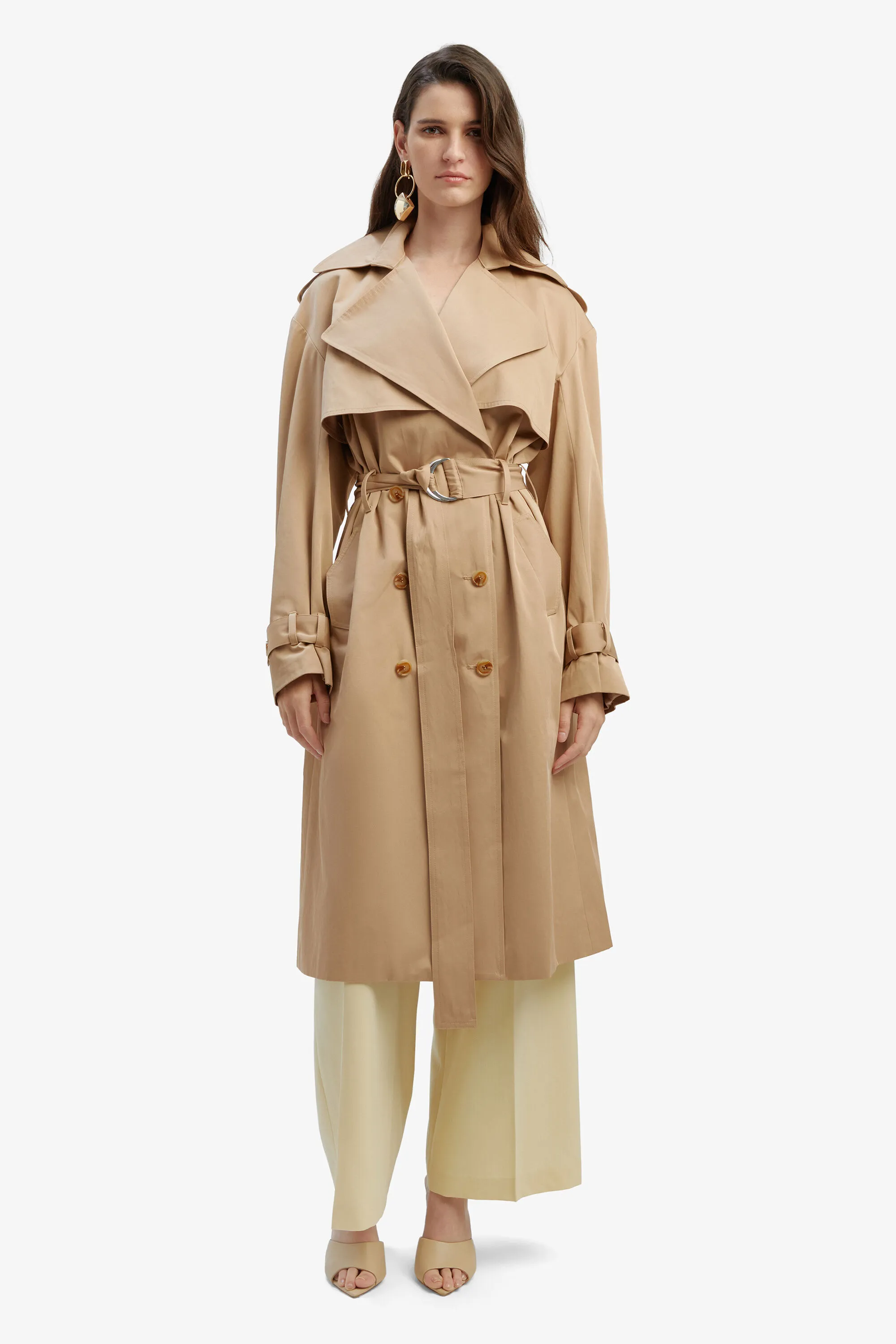 halle trench coat in tan