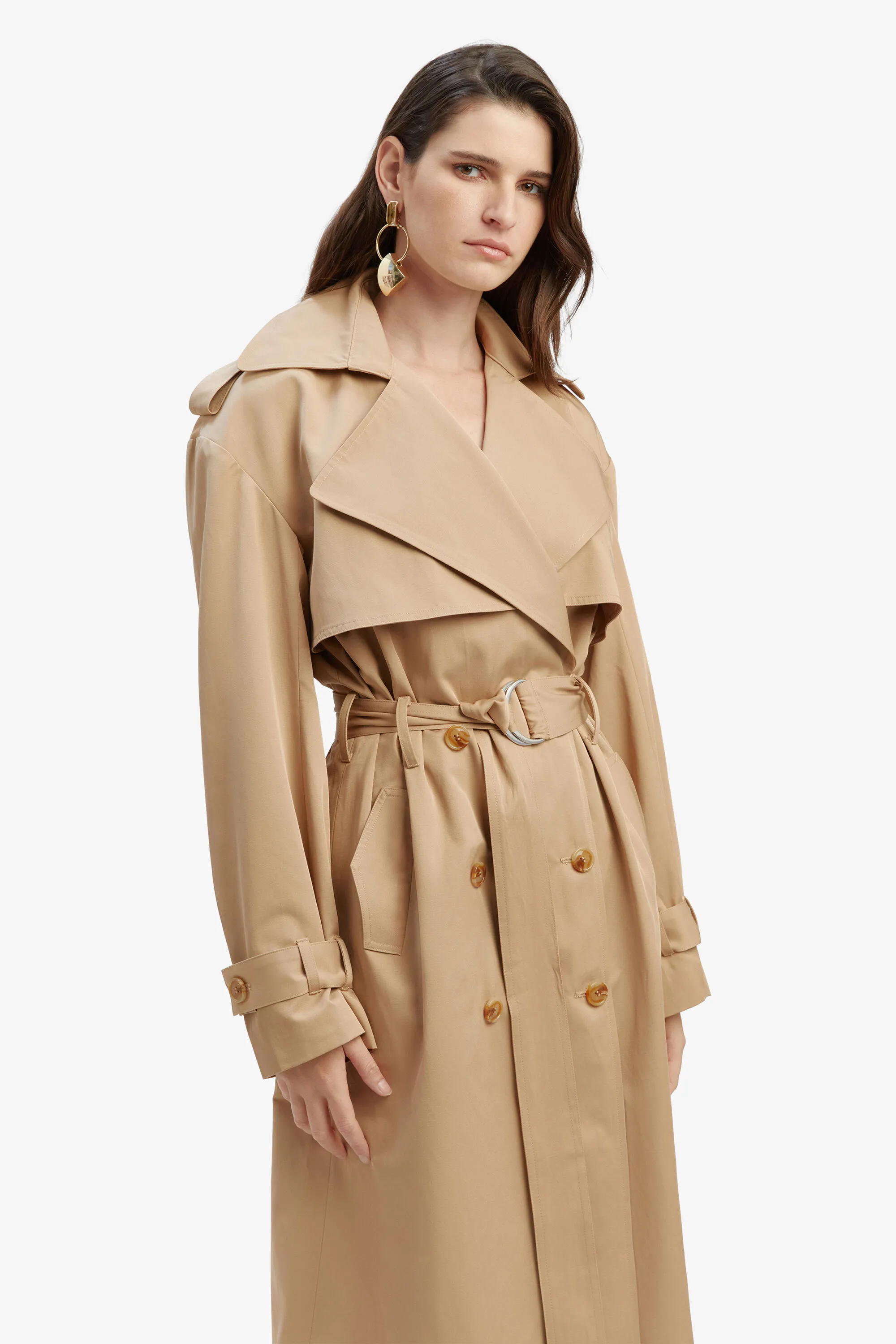 halle trench coat in tan