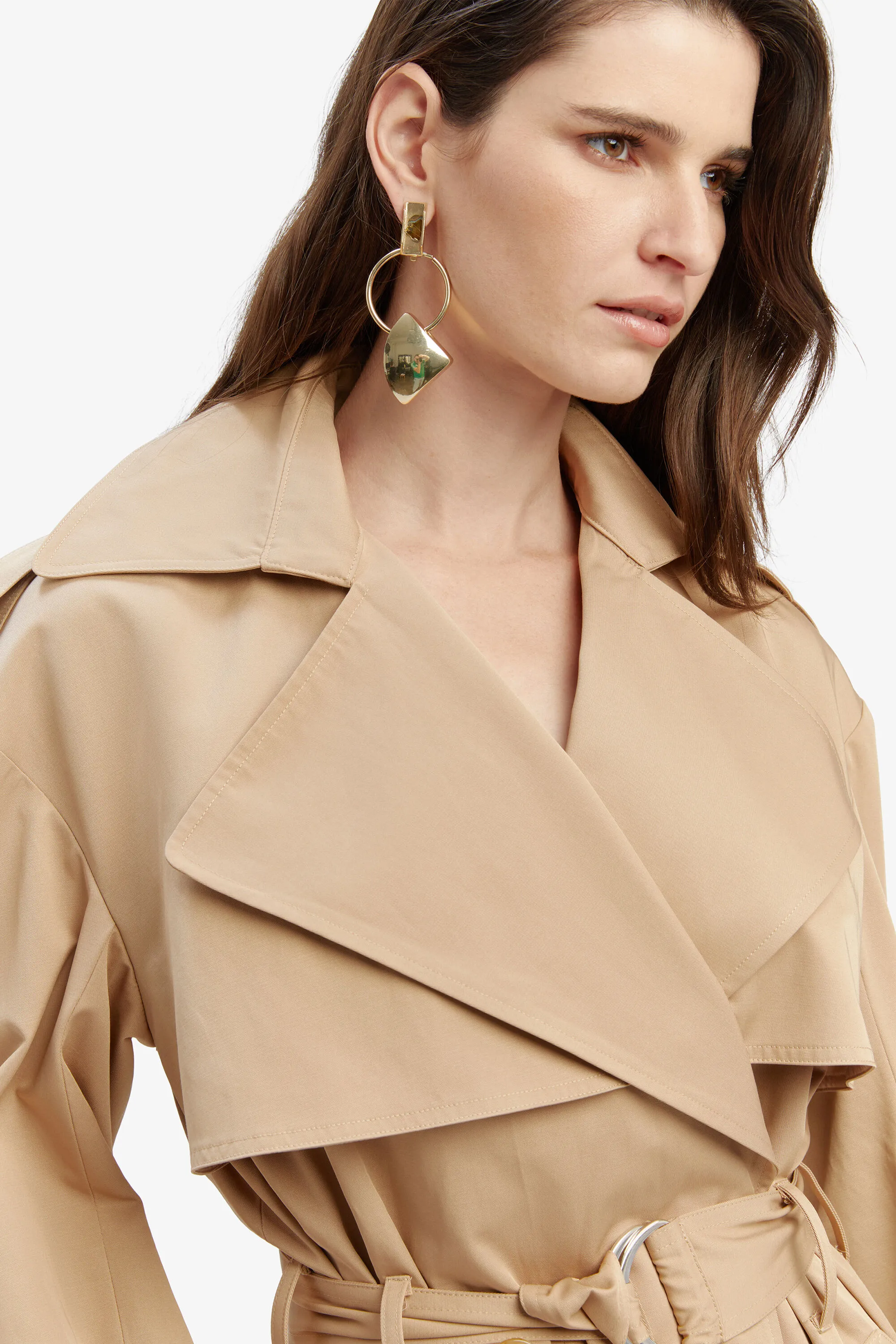 halle trench coat in tan