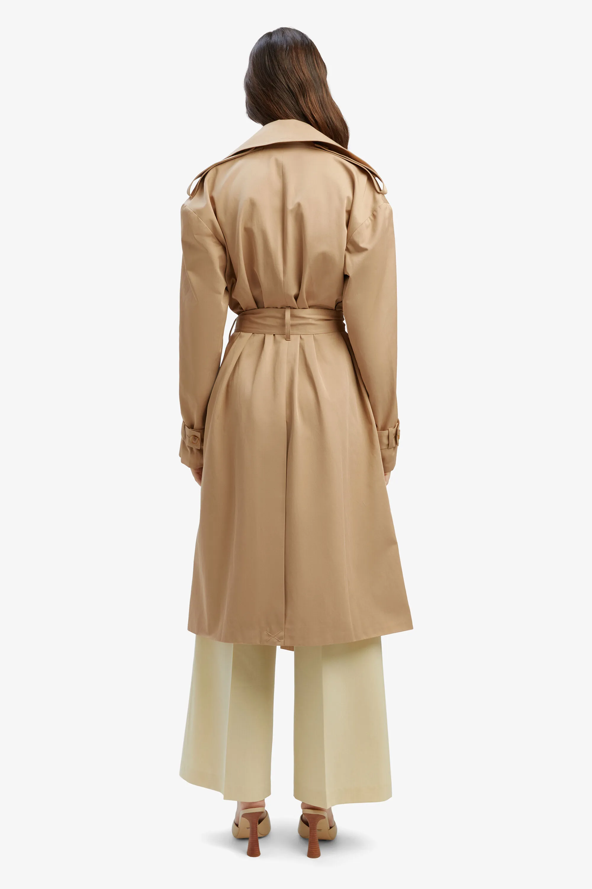 halle trench coat in tan