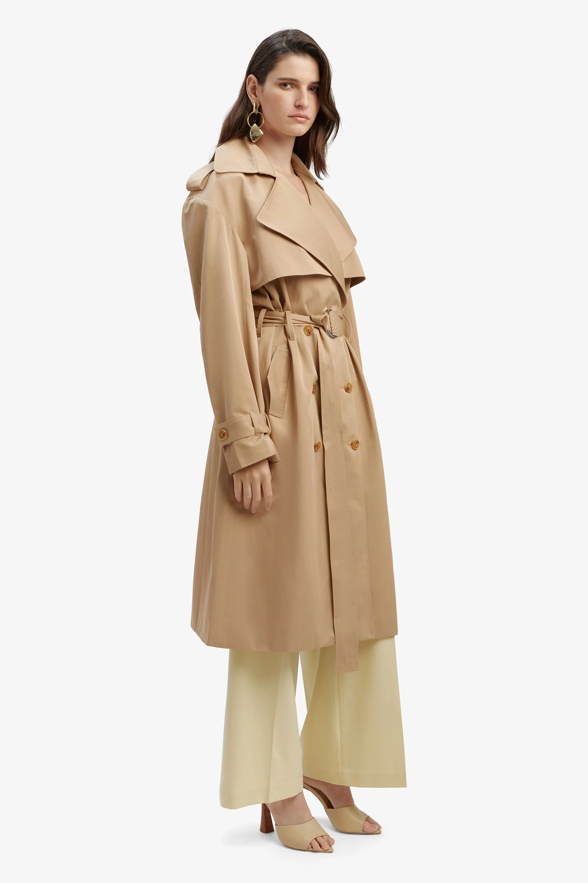 halle trench coat in tan