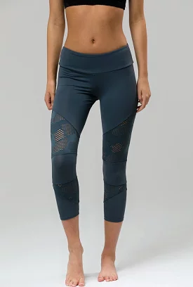 Onzie Honeycomb Cut Out Capri Legging