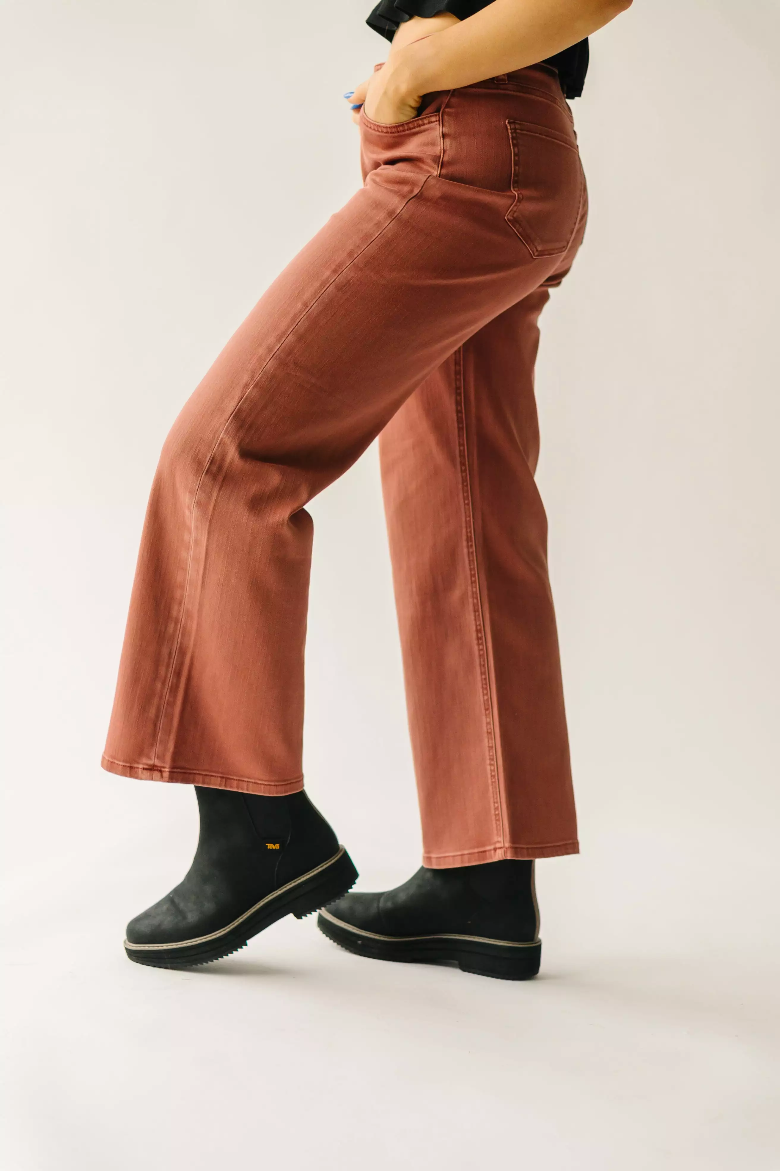 The Colvin Super High Rise Wide Leg Jean in Brick