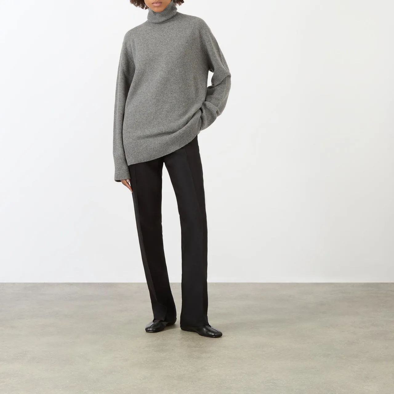 THE ROW Stepny Turtleneck Sweater - Grey