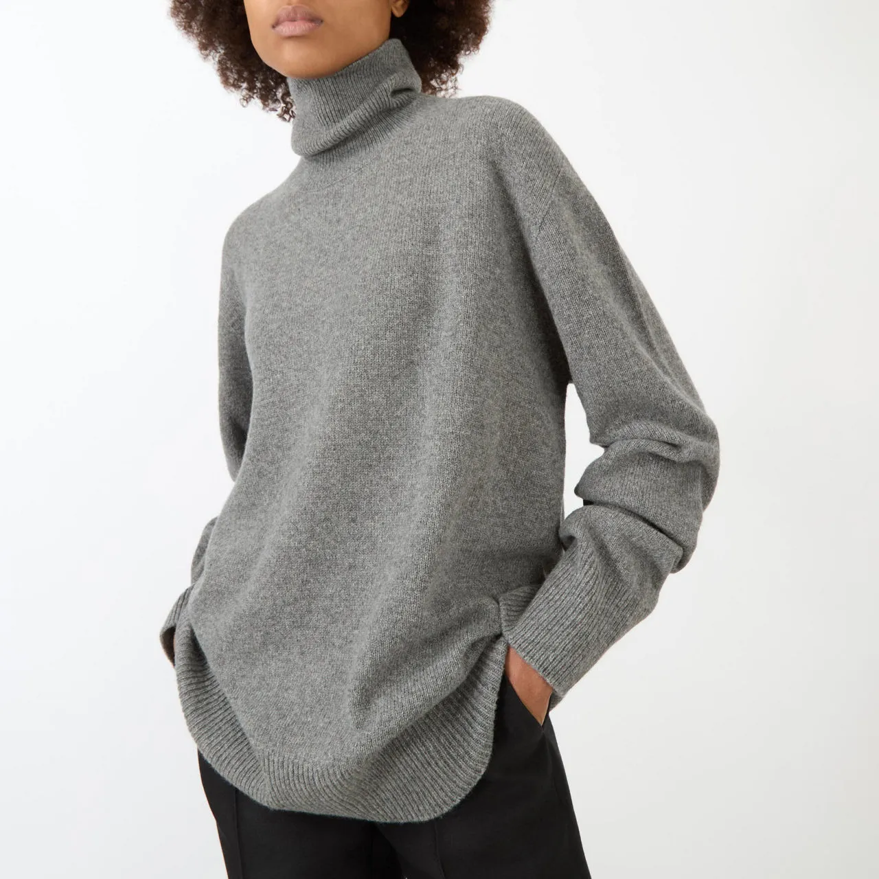 THE ROW Stepny Turtleneck Sweater - Grey